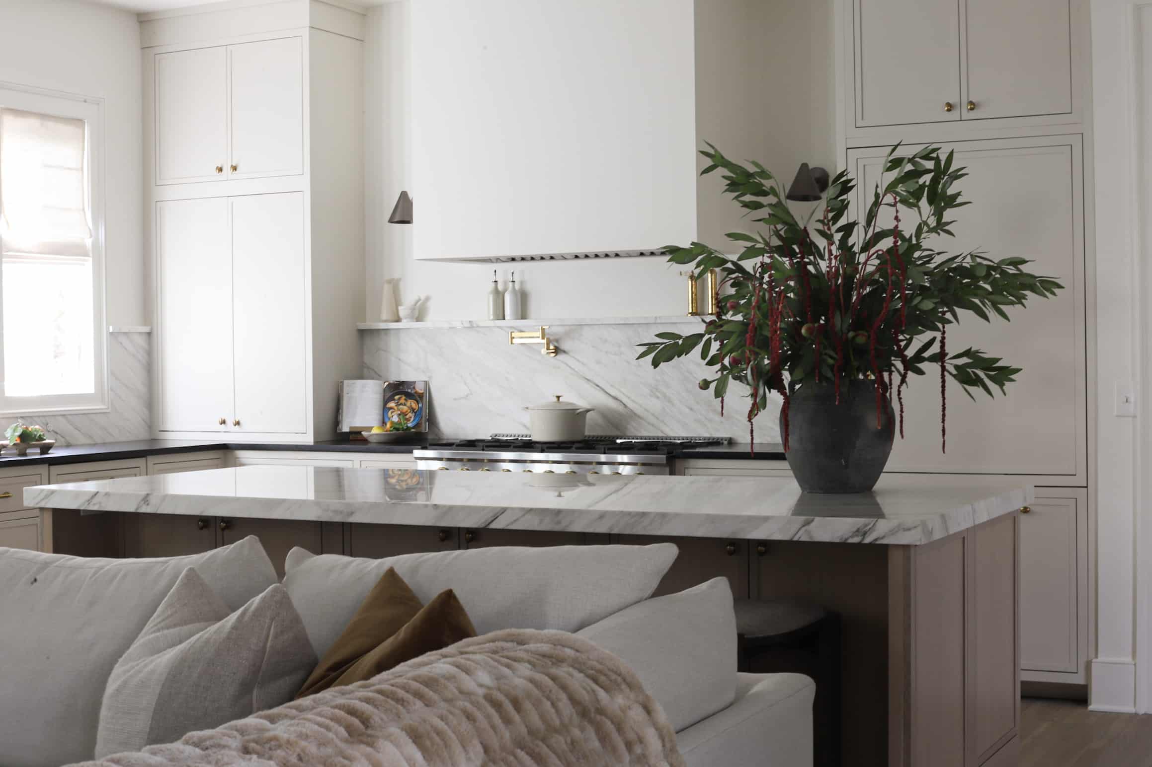 How to Select Granite or Quartz Countertops